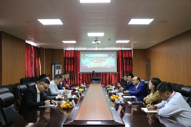 加强校校合作，促进共同发展