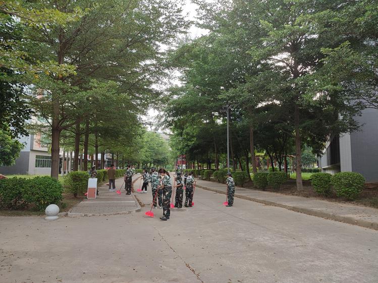 无劳动，不收获；无奋斗，不青春 —— 记新学期我校劳动教育实践活动