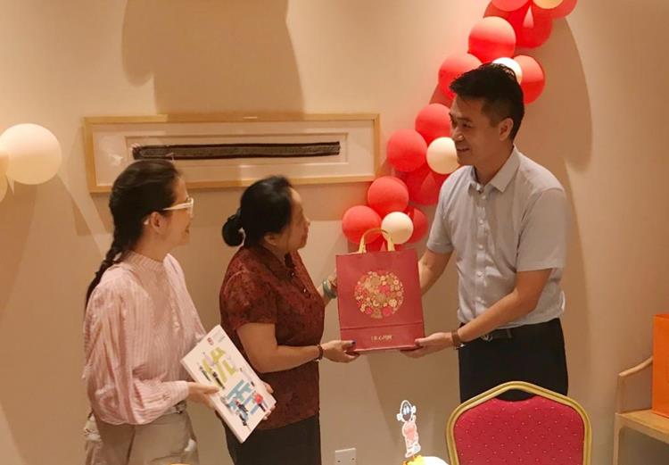 岭南职院与老挝驻广州总领事沙婉萍一行开展交流活动