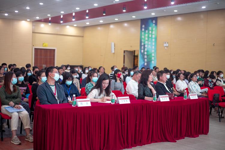 我校举办《药膳养生，健康终身》专题健康知识讲座