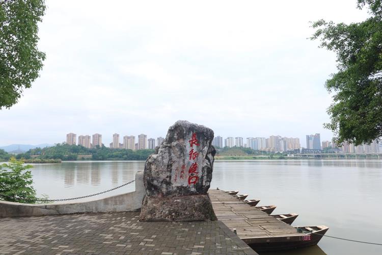 访红色古都·承红色基因·扬时代新帆——马克思主义学院直属党支部赴于都、瑞金开展党史研学活动