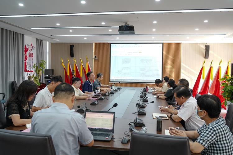 我校召开法治测评进校迎检工作部署会