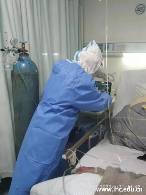 何丽娜工作进行时2