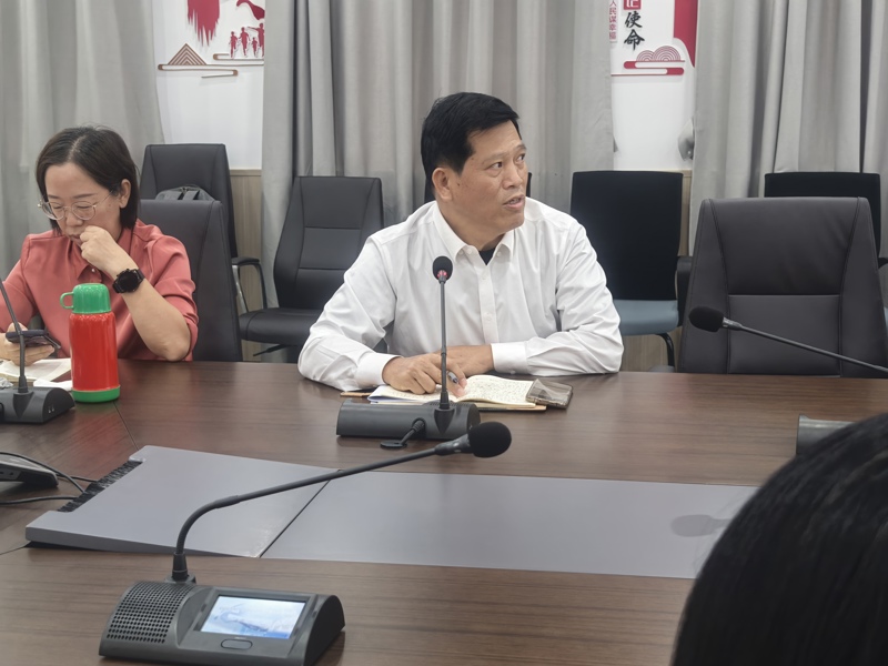 龙旭部长作工作汇报