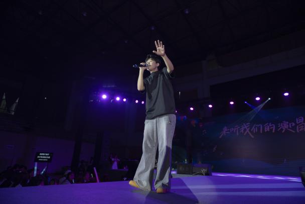 曾杰铭《骗子》