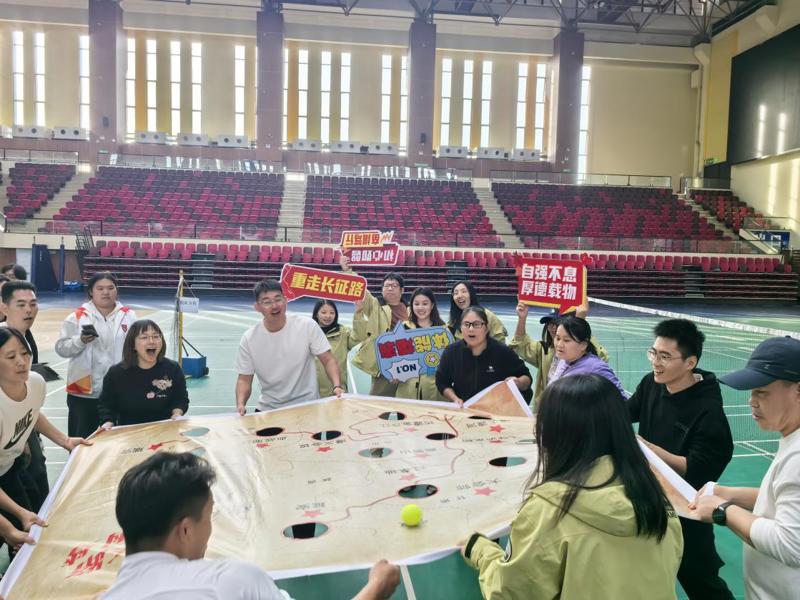 加油 重走长证路