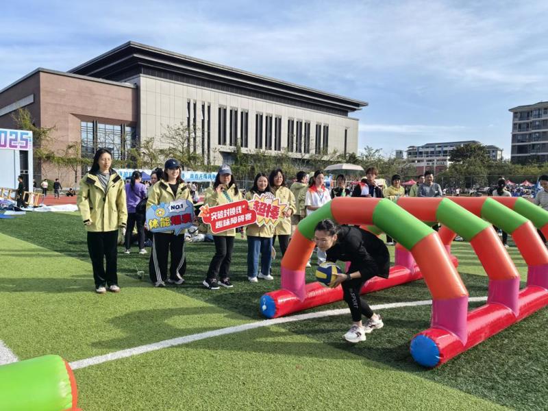 加油 “突破封锁线”趣味障碍赛2