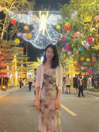 C:/Users/77576/Desktop/2024-2025(一）/4.宣传/教师简介/教师简介宣传栏【2024年版终版】/教师简介宣传栏【2024年版】/照片/30.徐芳.jpg30.徐芳