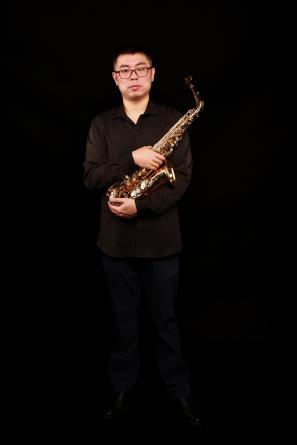 C:/Users/77576/Desktop/2024-2025(一）/4.宣传/教师简介/教师简介宣传栏【2024年版终版】/教师简介宣传栏【2024年版】/照片/16.龙柏璁.jpg16.龙柏璁