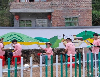 执青春画笔,绘美丽乡村