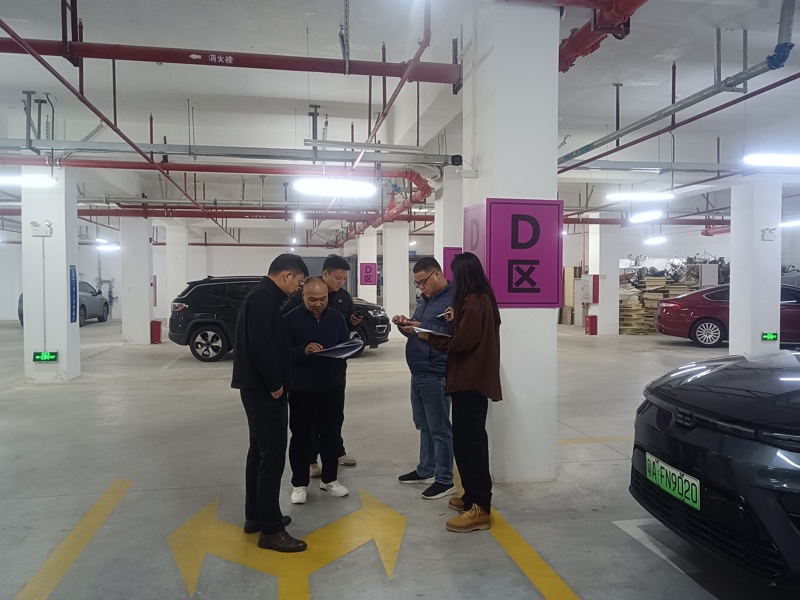 就业创业处与工程部负责人现场调研创业孵化基地规划建设