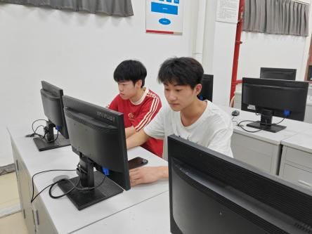 学生3