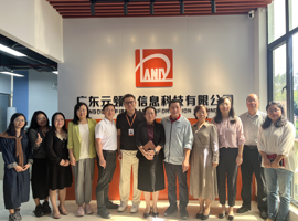 产教融合开新花——副校长翟树芹深入电子商务学院进行产业园教学元素融入期中教学调研