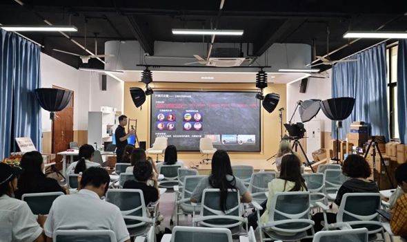 直播培训促提升 | 聚网时代数字文旅产业学院开展直播项目月度集中培训