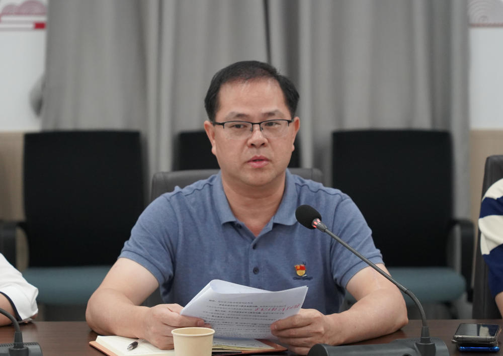 纪律检查委员会办公室副主任张朝登