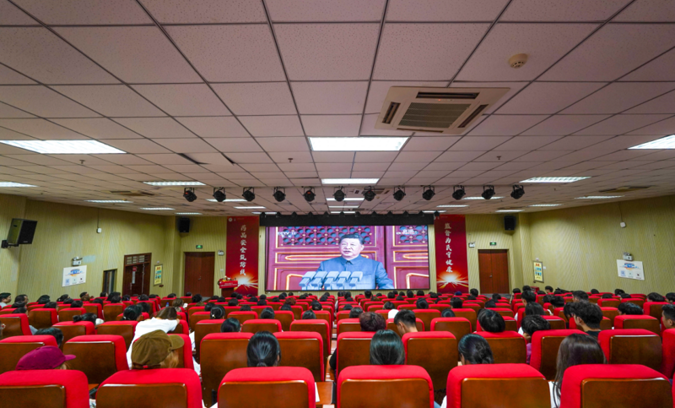 铭记伟大胜利，凝聚奋进力量——我校积极组织师生观看九三阅兵