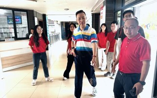 李峻副校长深入书院新生宿舍检查指导  暖心关怀护航新生成长