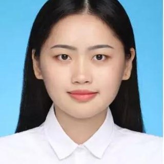 校二等奖学金获得者—连珊玲