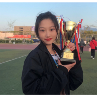 把兴趣变为动力，努力让自己发光，岭南职院2020-2021学年度学校奖学金获得者 —蔡樱梓