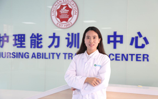 助产专业教师