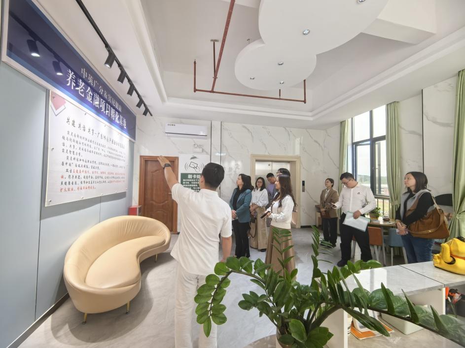 ecfcf55e9f4ca14ac91b90bead06962