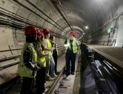 专利加持，地铁实战！岭南职院双创项目破解管廊技术难题​​——《鼎腾科技综合管廊支吊架技术的革新者》项目彰显职教创新力量​