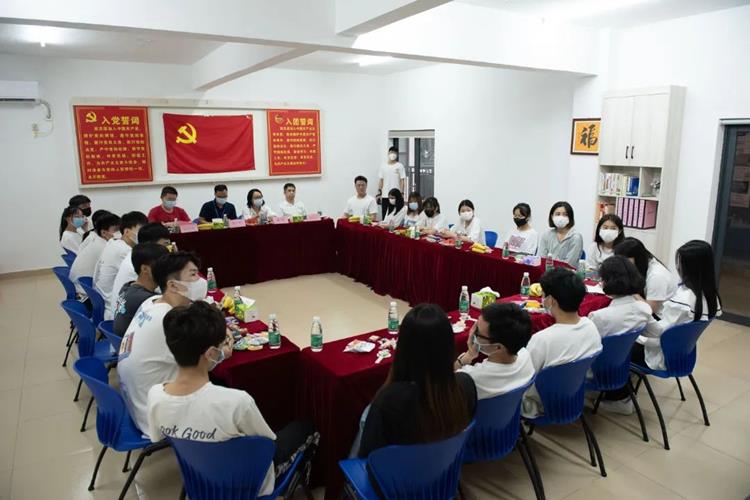 1714475df57644f68adab1608fdb8f65.jpg 1714475df57644f68adab1608fdb8f65.jpg