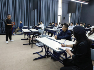 校企共育新声代，产教融合创未来 ——建筑与艺术学院师生走进广州音创开展实践研学活动