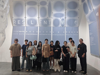 观展启新思，笃行促成长——环境艺术设计、建筑室内设计专业师生参观广美毕业展
