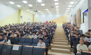数字媒体与艺术学院开启2025新生入学教育， 院领导深入一线巡课指导