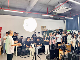 25级传策新生入学体验第三场  走进融媒体工作室｜直击直播现场｜探索未来职业新可能