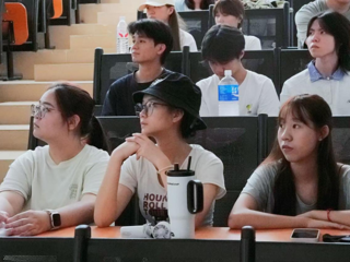 25级传策新生入学体验第一场 ---清远市文旅与未来传播学子的“双向奔赴”