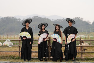 服装设计与工艺与传播与策划专业强强联手，践行颠覆性教学实践