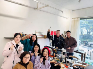 艺企融合再深化｜我院教师团队走进画琅工作室，沉浸式体验金属錾刻技艺