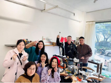 艺企融合再深化｜我院教师团队走进画琅工作室，沉浸式体验金属錾刻技艺