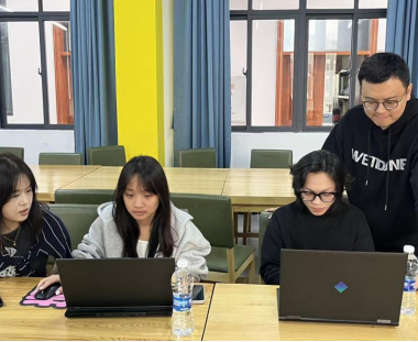 匠心备赛砺技能 全力冲刺视觉艺术技能大赛