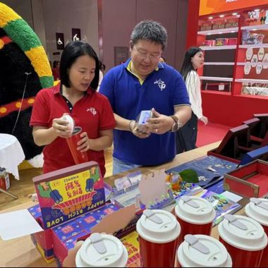 在融合中创造新价值，在协同中激发新动能——学院走进第34届深圳礼品家居展