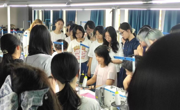 感受匠心之美——2026级服装新生的“平缝机趣味体验课”