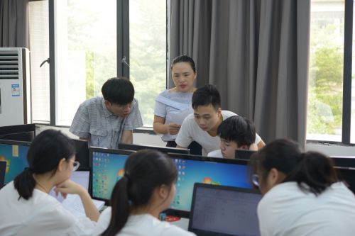 参赛队员们的赛前集训（2）