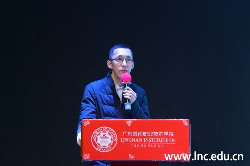 图4:朱玉福主任做思政工作总结