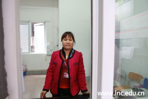 宿舍管理员 张息梅