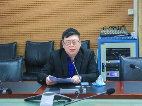 劳汉生校长会议上讲话