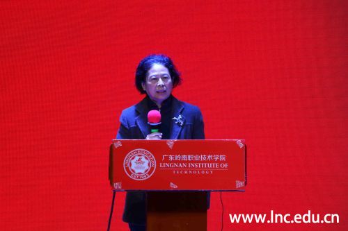 图6：范海星书记对各总支书记的述职汇报进行点评