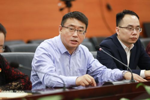 刘苍劲教授代表发言