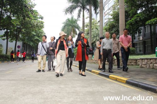 惠州城市职业学院一行领导老师参观学校