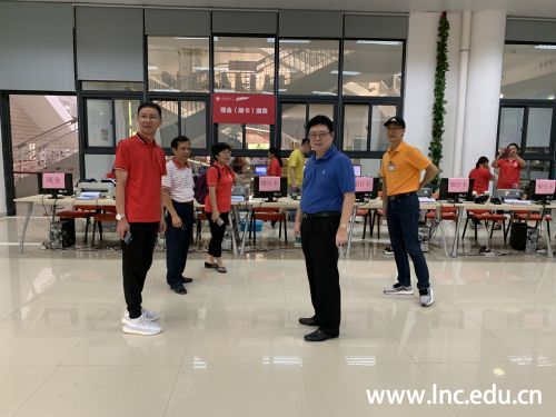 9月6日 校领导前往图书馆巡查迎新准备工作