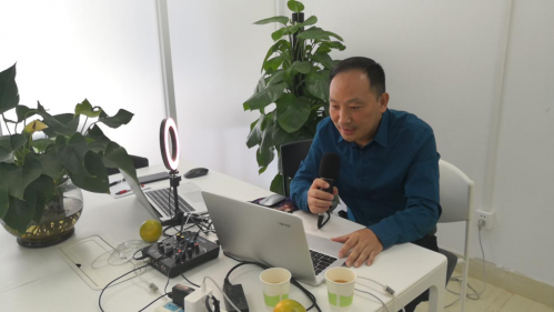 谢湘俊先生与学生互动 解答疑惑