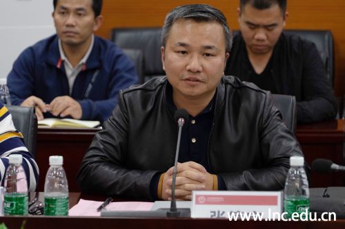 (广州城建职业学院副校长张德宜作《高职学生就业能力培养探讨》研究报告)