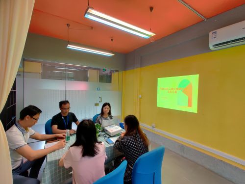 至善书院二级心理健康辅导工作站心理专员林丽珊老师进行工作汇报