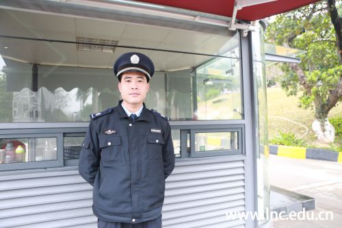 后勤保卫处门卫 吕小波